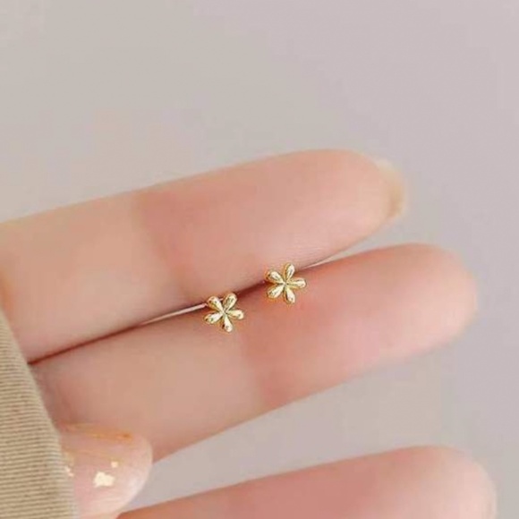 Sterling Silver Dainty Gold Flower Stud Earrings - Picture 1 of 8